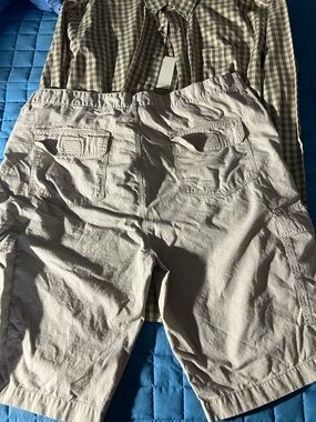 Men's Cargo Shorts in Light Khaki - Casual Utility Style